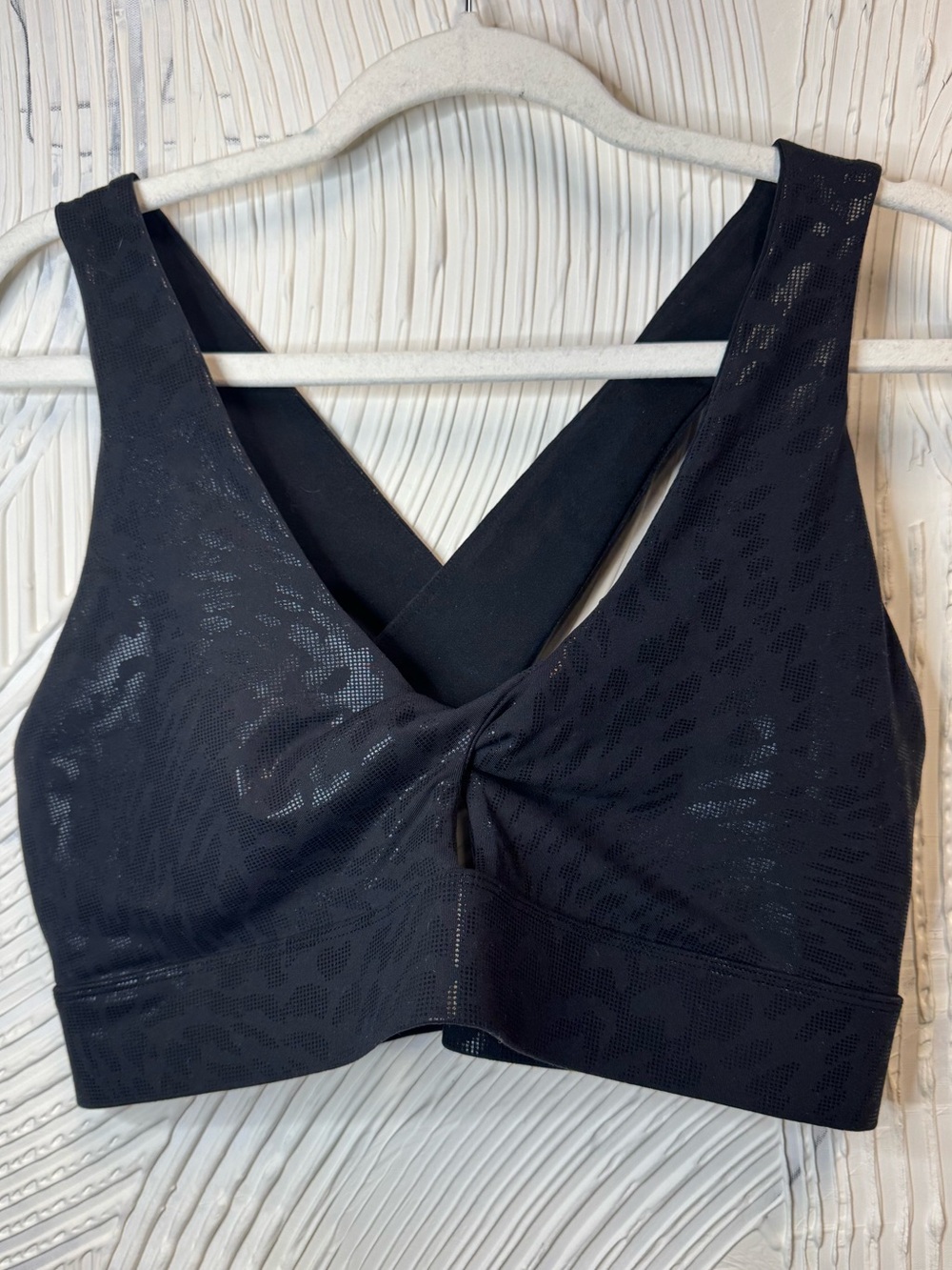 Fabletics Black Cross-Back Low-Impact Sports Bralette